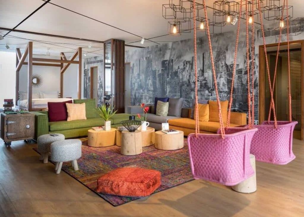 salon multicolore appartement loft melange de style