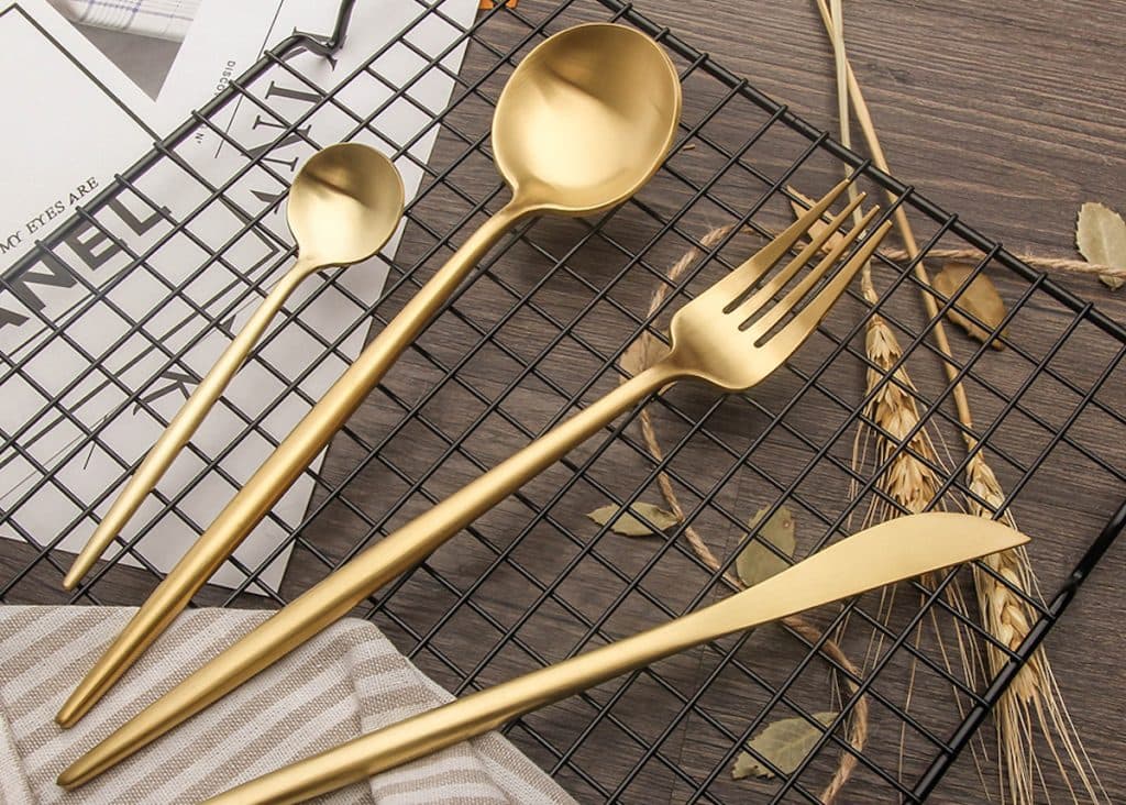 couverts dorés laiton table noel deco or