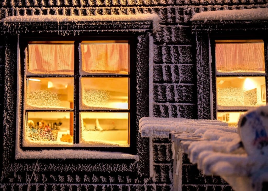 thermometre mural exterieur interieur design fenetre neige hiver