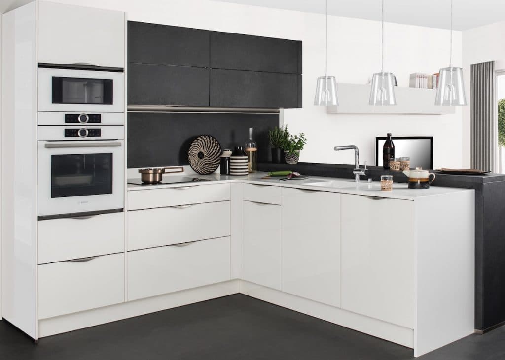 darty cuisine noire blanche moderne ardoise ouverte americaine