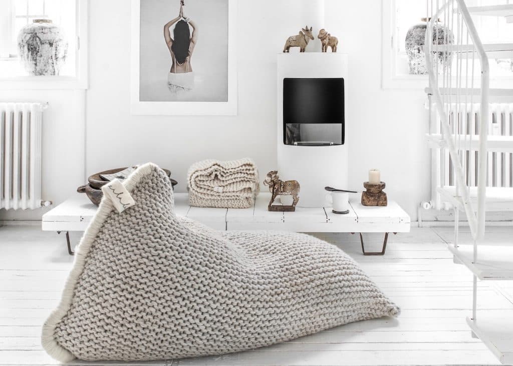 coussin de sol tricot poire géant - blog déco - clem around the corner