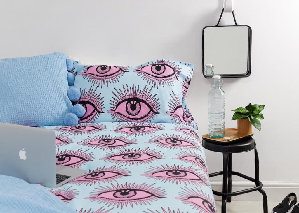 asos déco housse de couette bleu rose lit motif oeil yeux - blog décoration