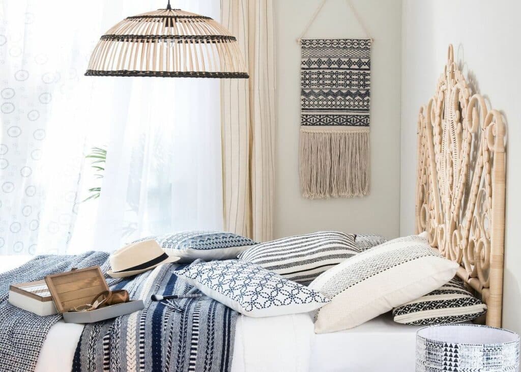 déco intérieure suite parentale bleu blanc esprit nature suspension fibres naturelle