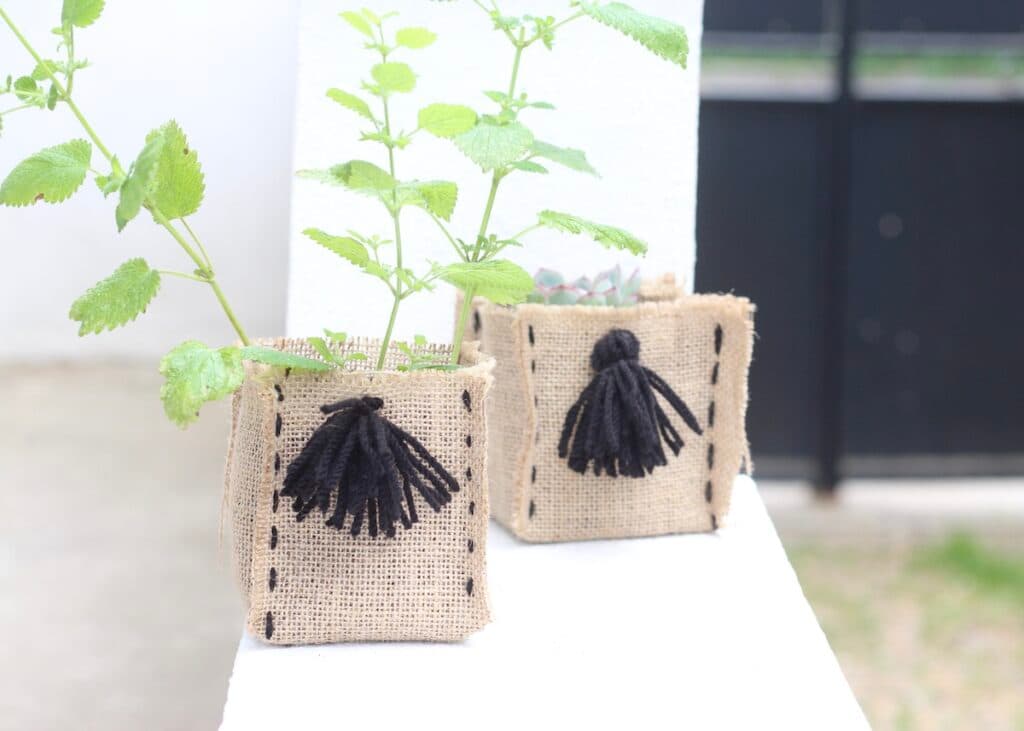créer cache pot en jute toile diy plante aromatique - blog déco - clem around the corner