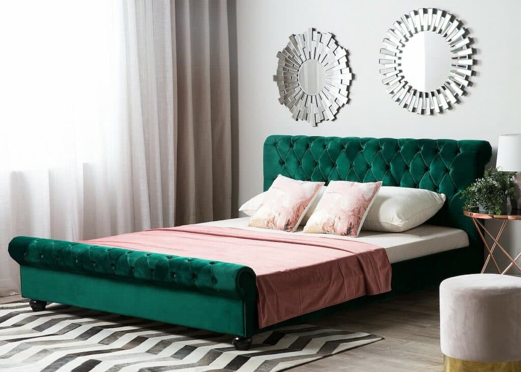 lit double matelassé vert sapin velours capitonné plaid rose pastel