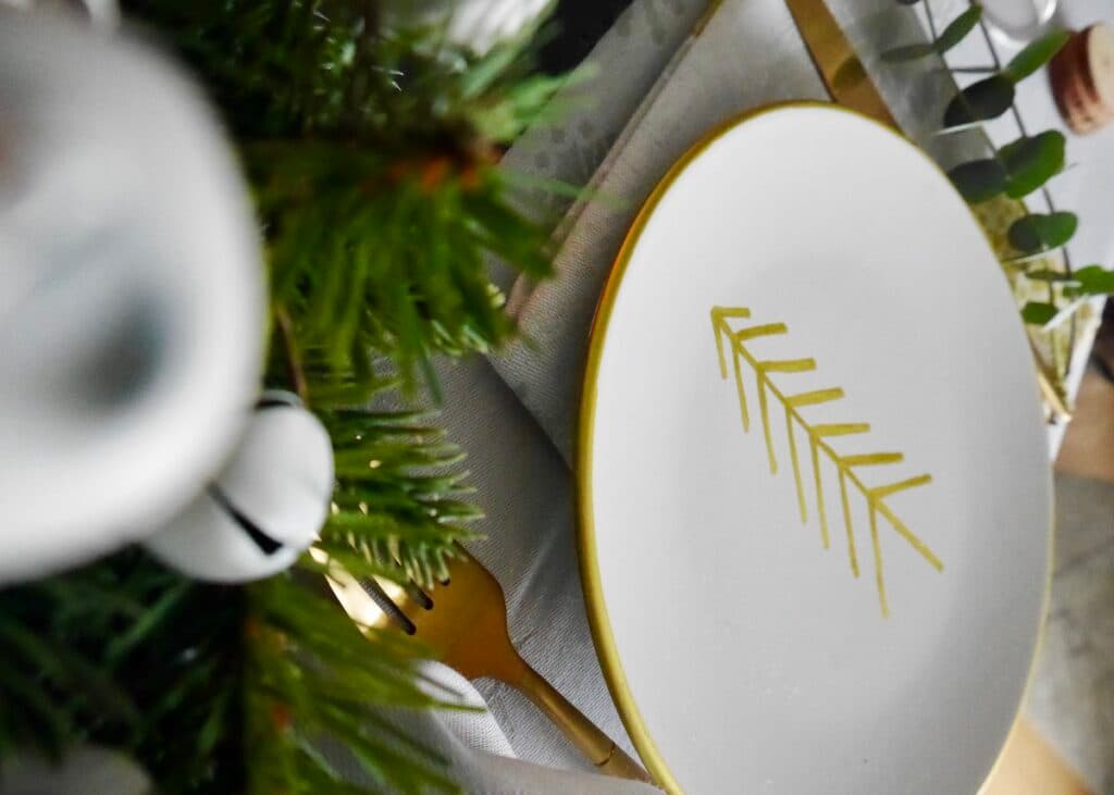 table de Noël 2020 made in France vaisselle blog déco - clem around the corner