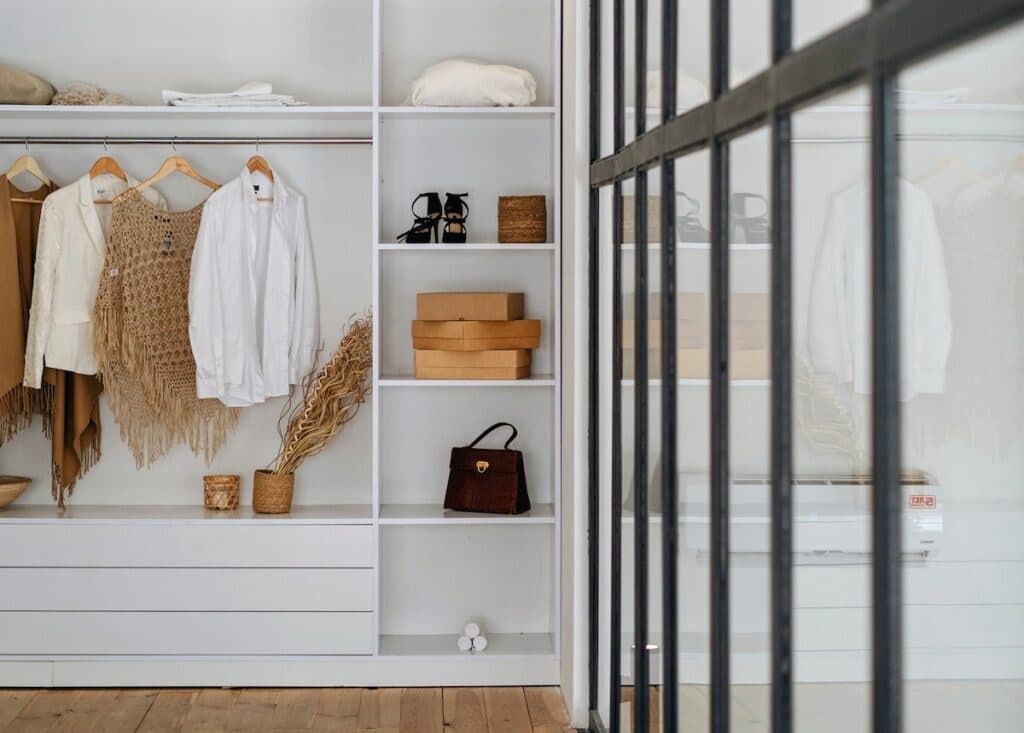 réussir aménagement placard astuce conseil - blog déco - clem around the corner