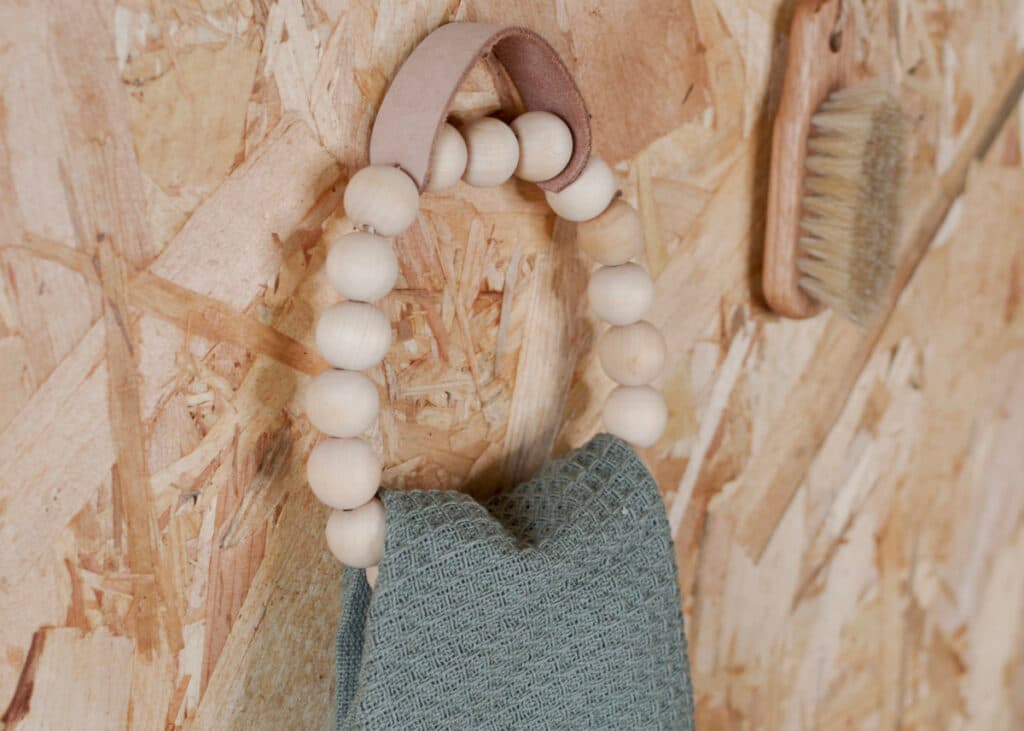 DIY fabriquer porte-serviette perle en bois