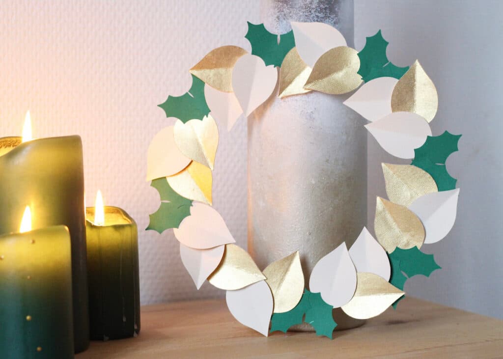 couronne de Noël en papier activité manuelle enfant décembre