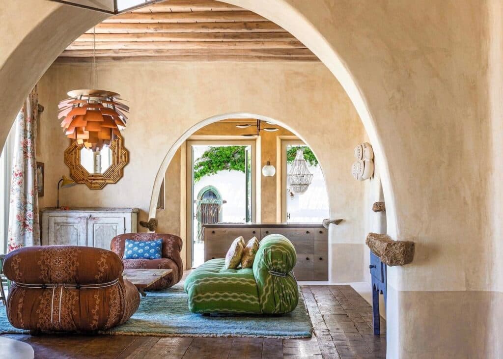 villa à Mykonos décoration mid-century modern