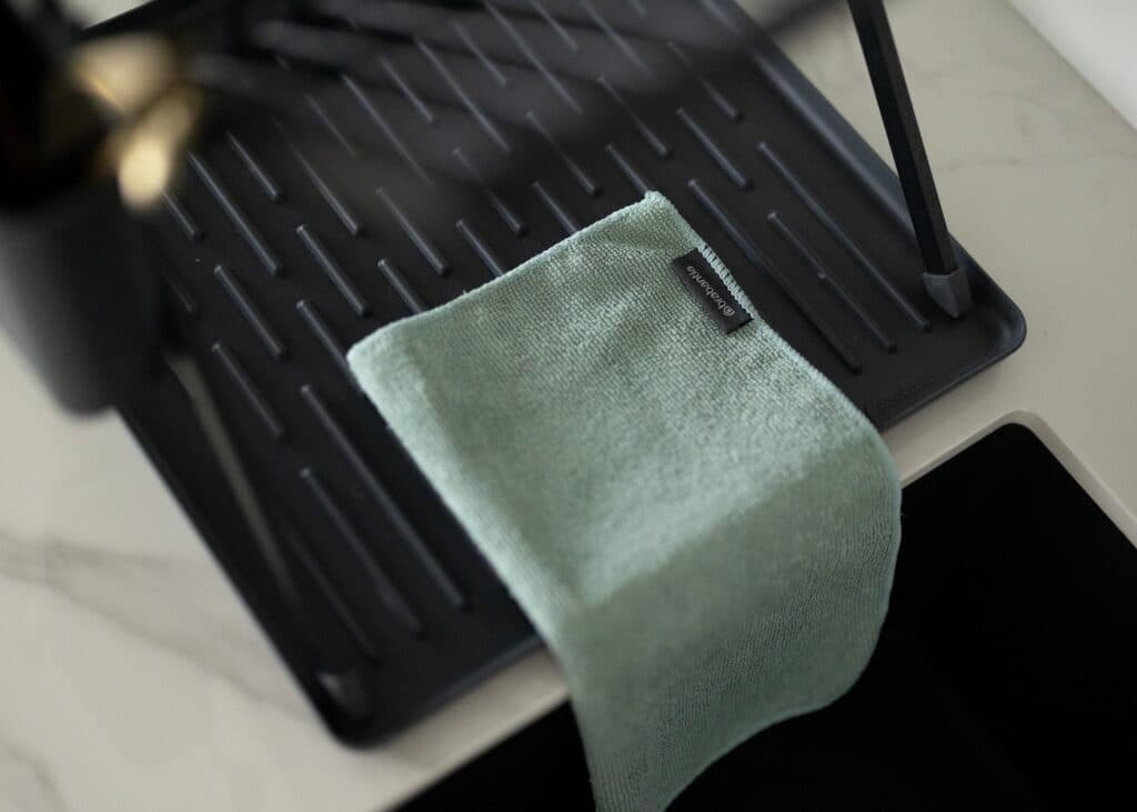 autour de l'évier accessoire vaisselle design durable