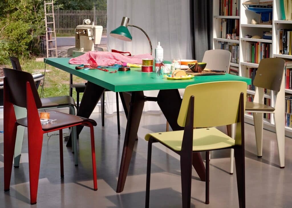 Jean Prouvé design mobilier chaise acier bois