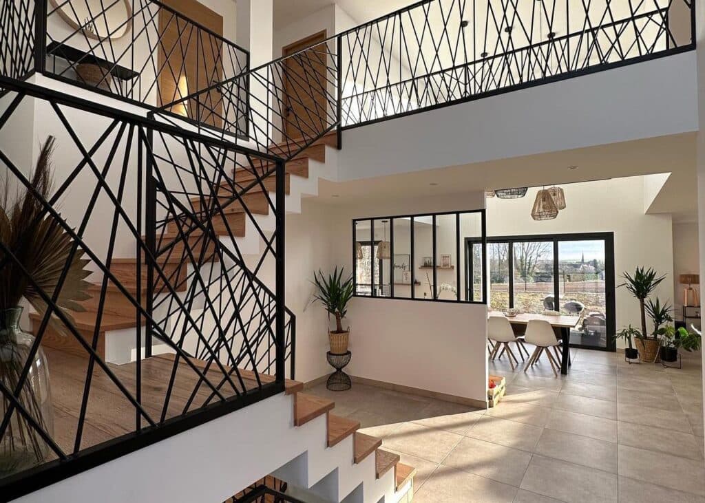 maison architecte design metal noir baie vitree