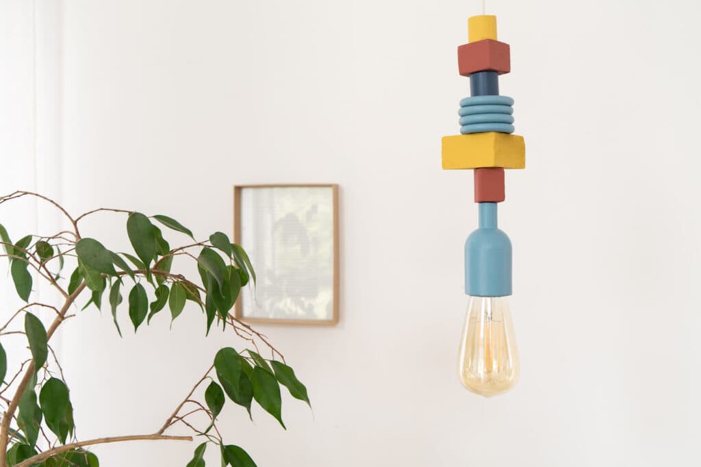 diy lampe bois baladeuse Memphis - blog décoration