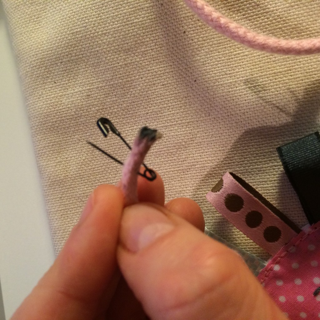 comment arrêter cordelette de s'effilocher technique équille et allumette