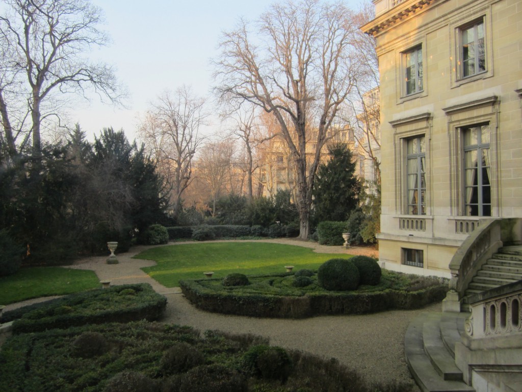 Musée Nissim de Camondo jardin, extérieur. www.clemaroundthecorner.com