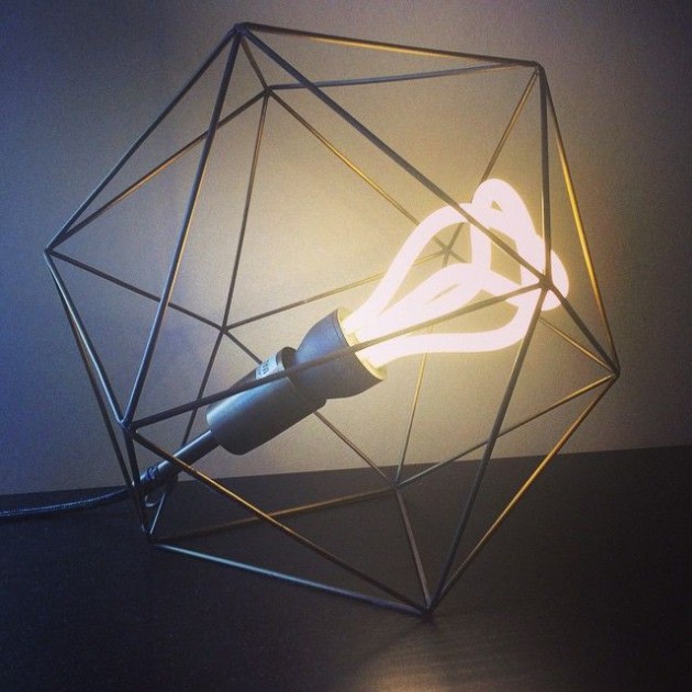 Clem around the corner x plumen ampoule design urban outfitters lampe.