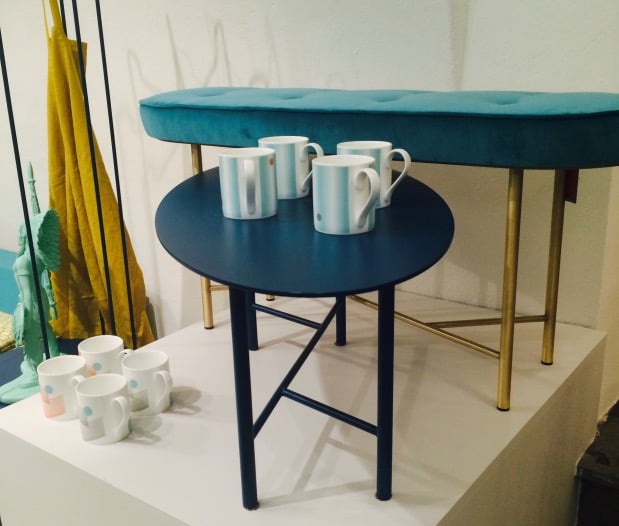 Table basse bleu laiton