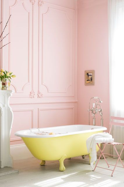 baignoire jaune et rose