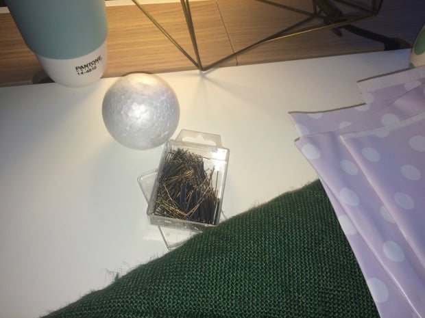 Tutoriel DIY boule de Noël en tissu polystyrene