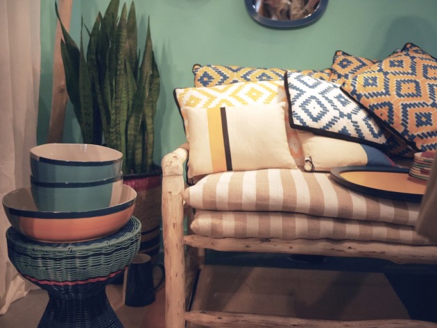 Canapé banquette matelas de sieste et bois flotté