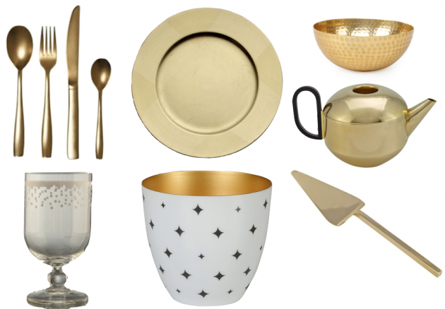 Table de Noel dorée : assiette, couverts, verre...