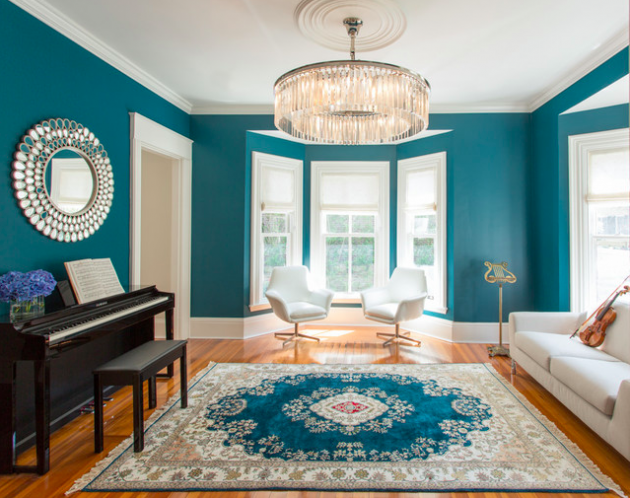 salon mur peinture bleu turquoise paon