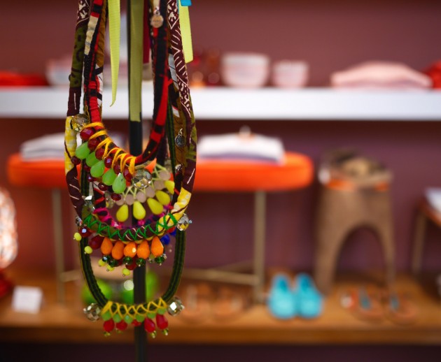 colier tissu perle multicolore