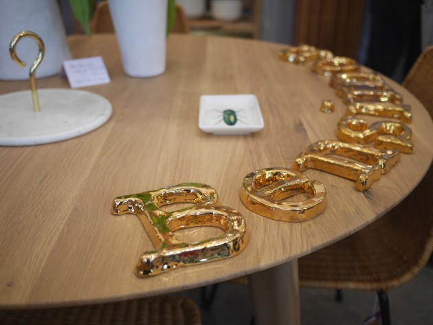 table marbre or doré déco