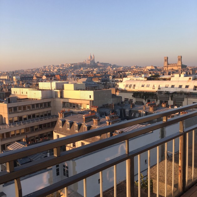 lumière sur Paris couché de soleil