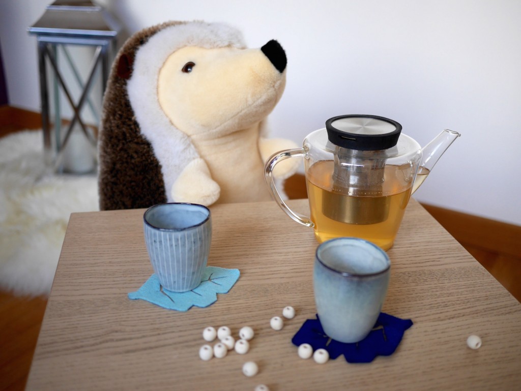 sous verre en forme de feuille