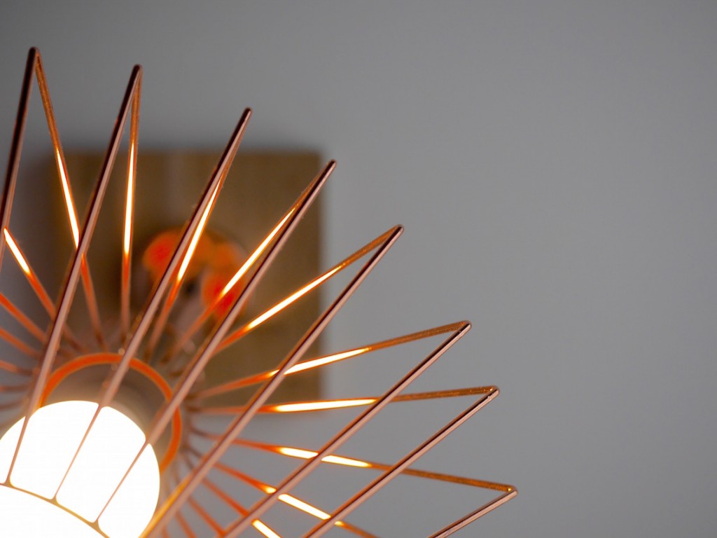 cache-fil en bois plafonnier