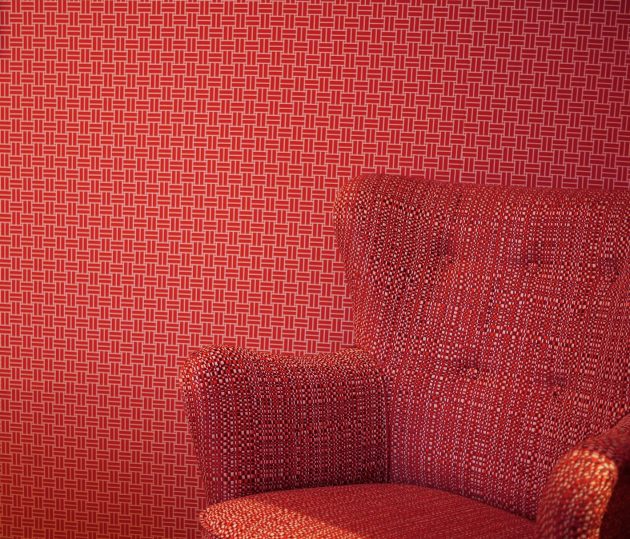 ton sur ton trompe l'oeil fauteuil tissu identique invisible rouge