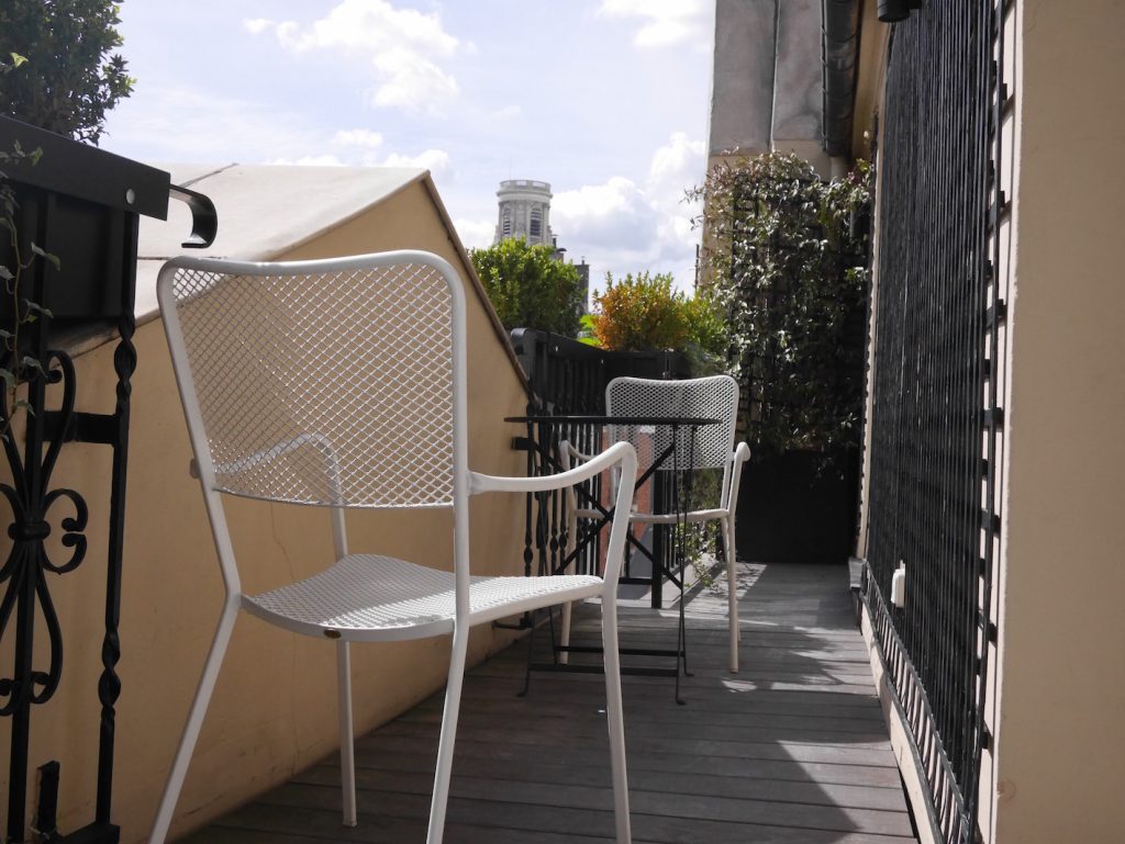 terrasse appartement parisien vue sur église saint Sulpice