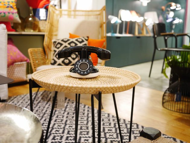 téléphone rétro vintage design années 60 70
