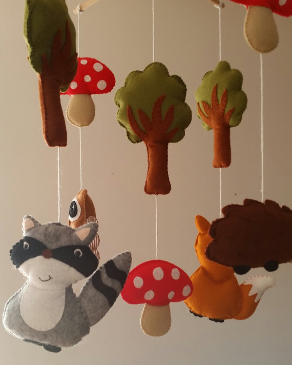 mobile enfants diy feutrine tissu foret