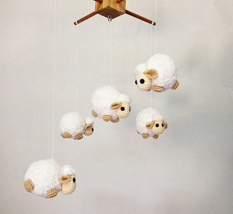 mobile enfants diy en crochet