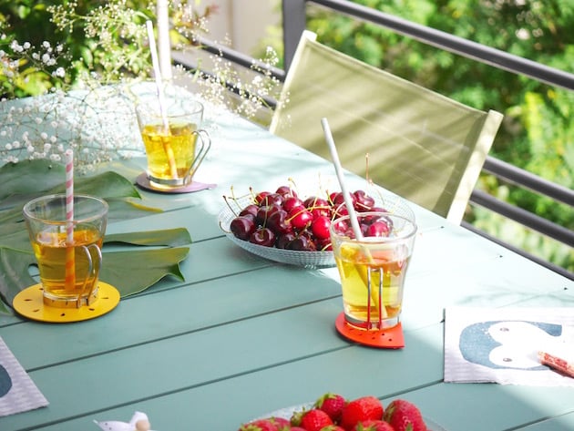 balcon parisien bien décoré et équipé Fermob