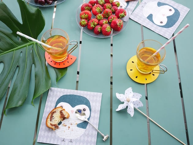 balcon parisien bien décoré et équipé Fermob