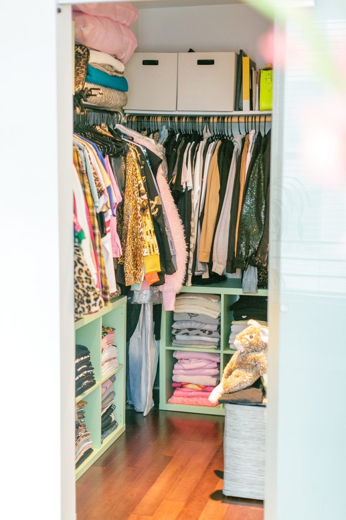 Urban jungle colorée appartement fluo multicolore