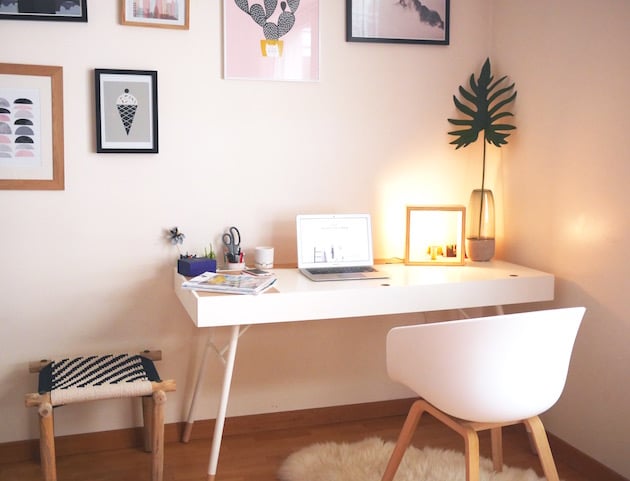 coin bureau angle piece salon studio mur de cadres