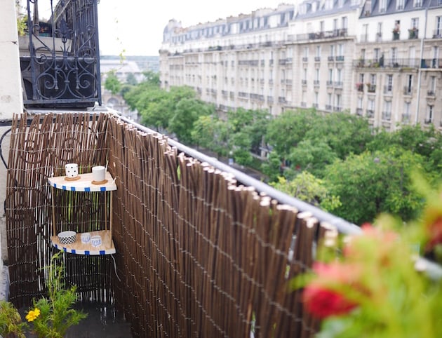 Aménager son balcon la table d'angle DIY