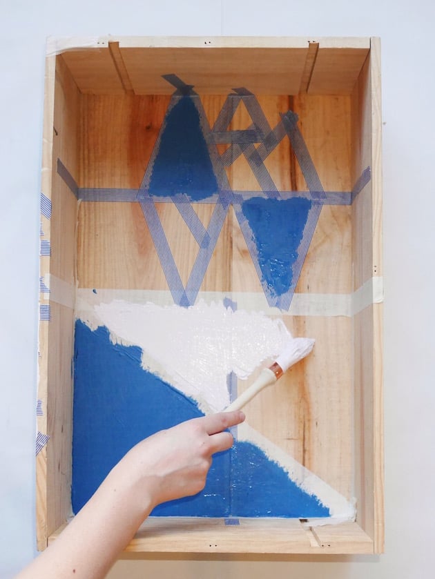 Deco caisse a vin table de nuit DIY Clem Around The Corner