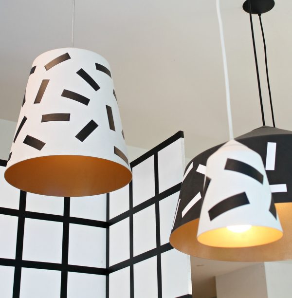 suspension noir blanche style confettis DIY