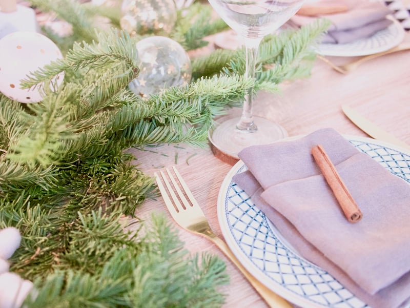 Inspiration déco table de Noël entre amis