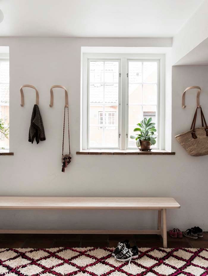 comment aménager une petite entrée en longueur exemple maison du Danemark