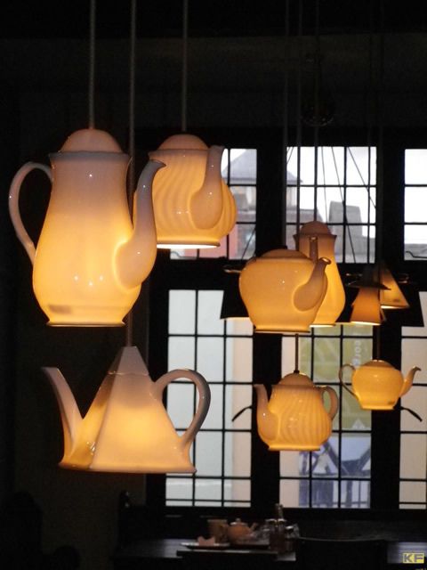 lampe théière et tasse thé style anglais original btc