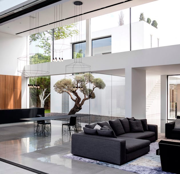 piscine minimaliste maison transparente