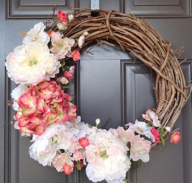 déco printemps couronne de fleurs pour porte d'entrée
