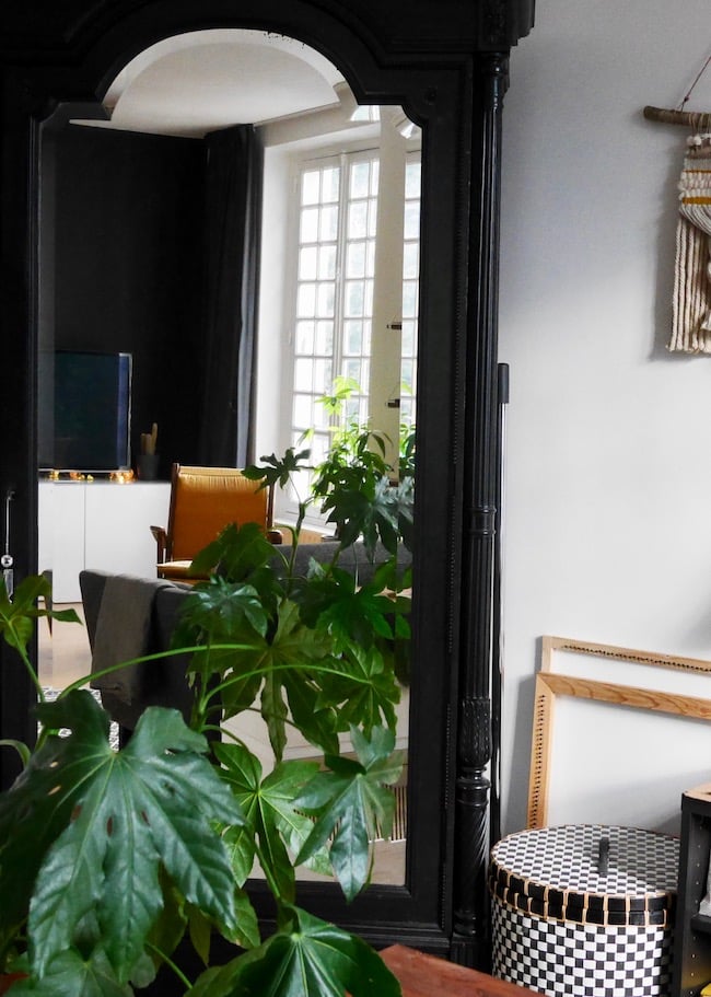 salon noir jaune decoration interieure blog clemaroundthecorner